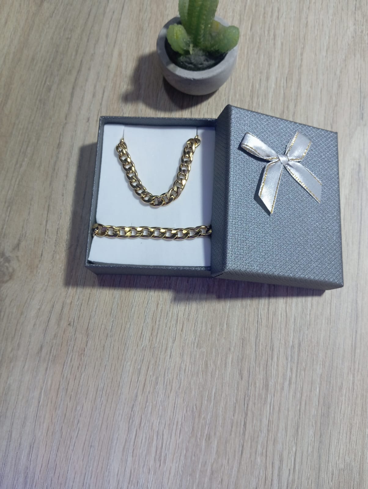 Cadena y Brazalete Golden Flow